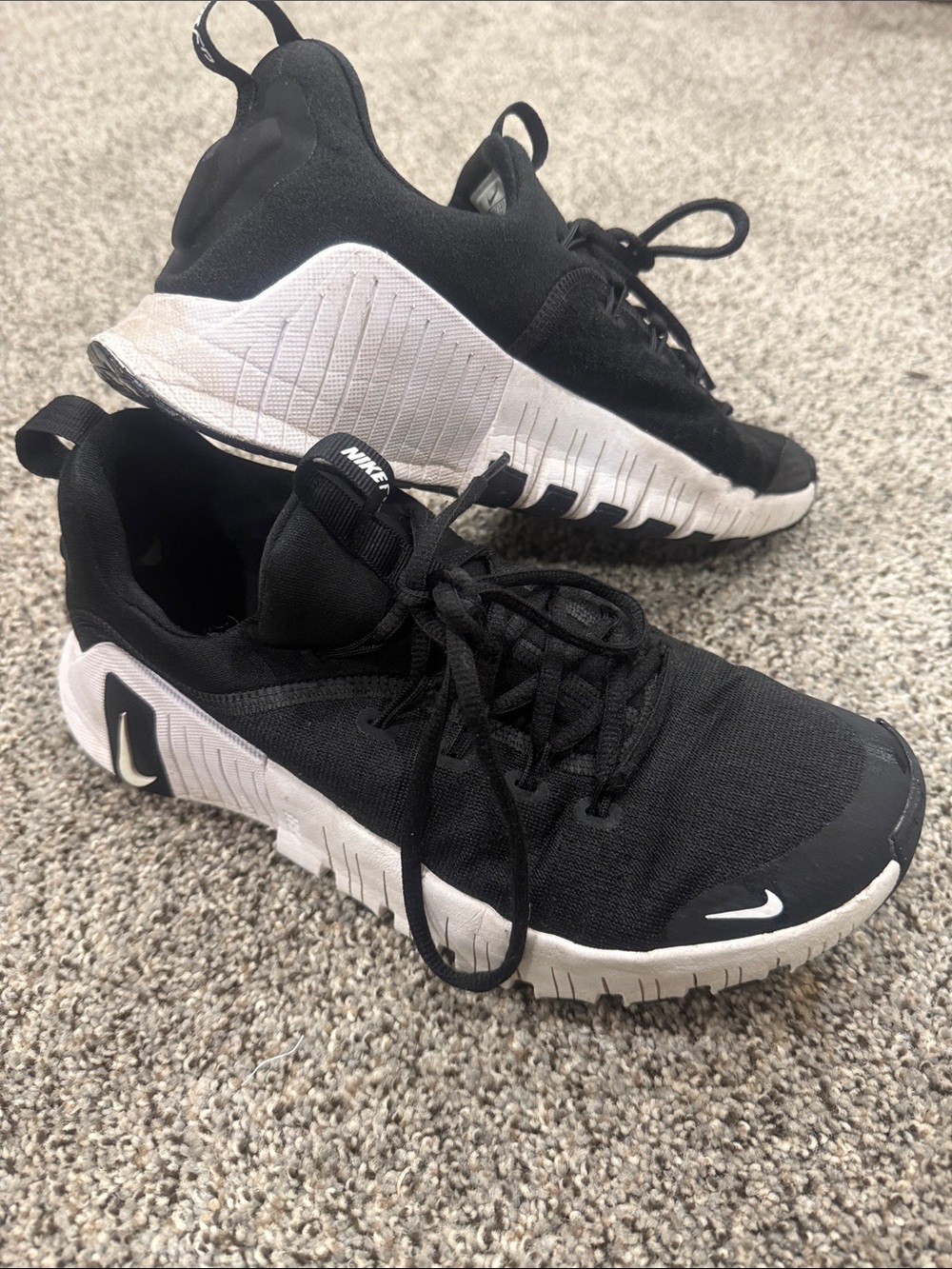 Nike Black and White Training Sneakers